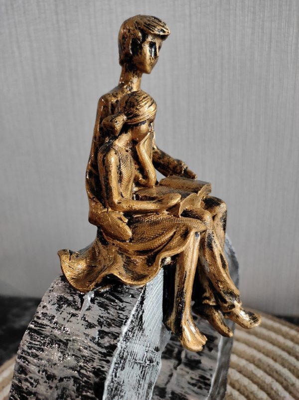 Romantic Love Couple Statue - Image 4