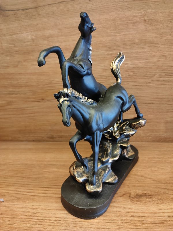 Black 2 Horse - Image 4