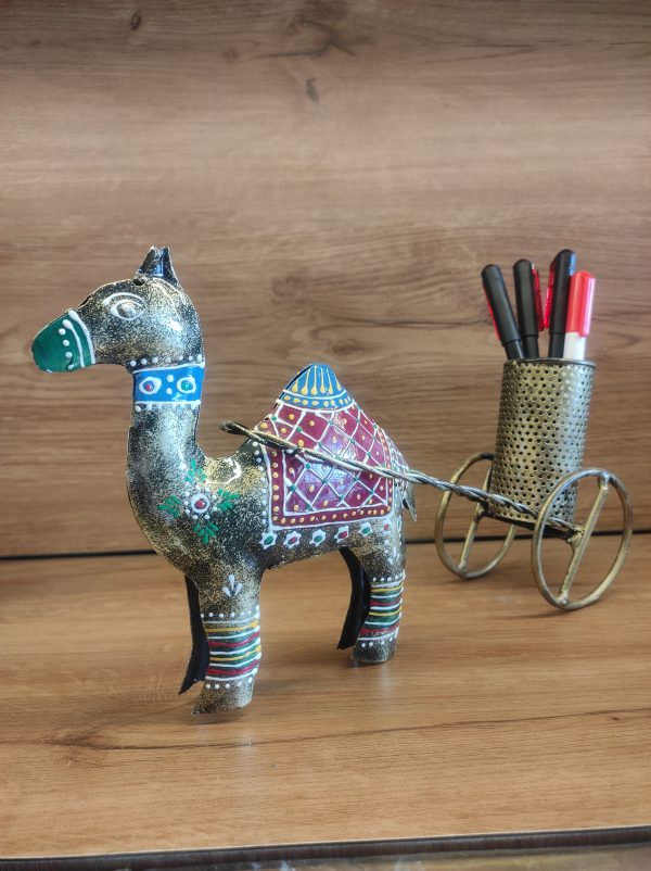 Camel Pen Holder
