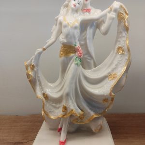 Couple Statue