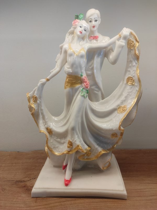 Couple Statue