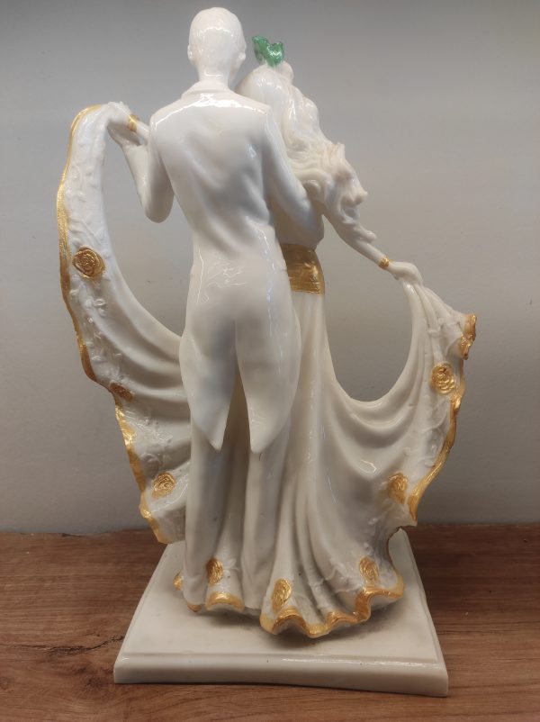 Couple Statue - Image 4