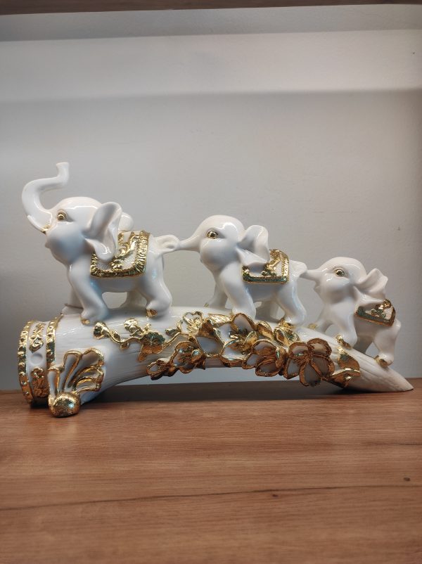 3 Elephant Statue