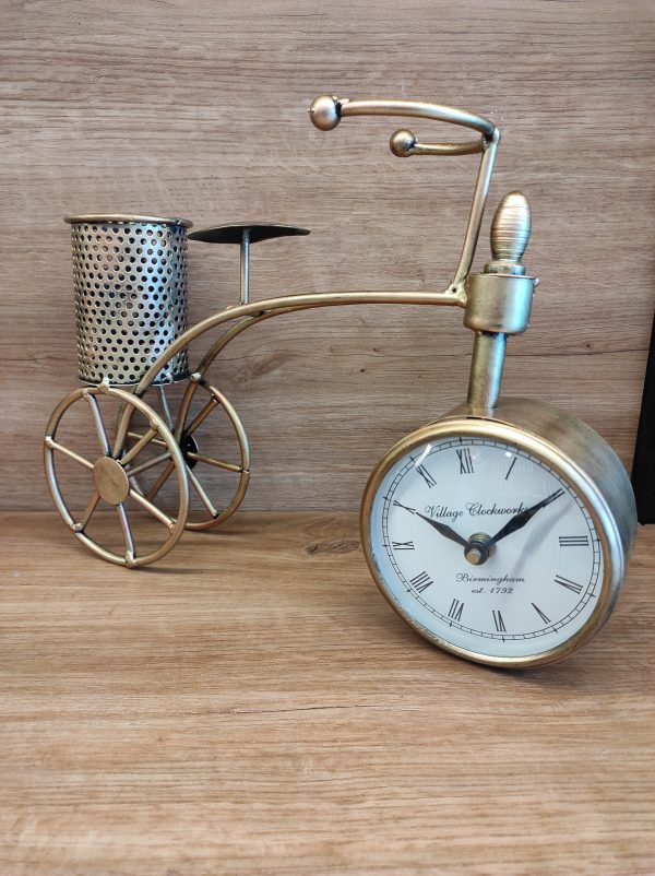 Metal Cycle Clock With Pen Stand - Image 4