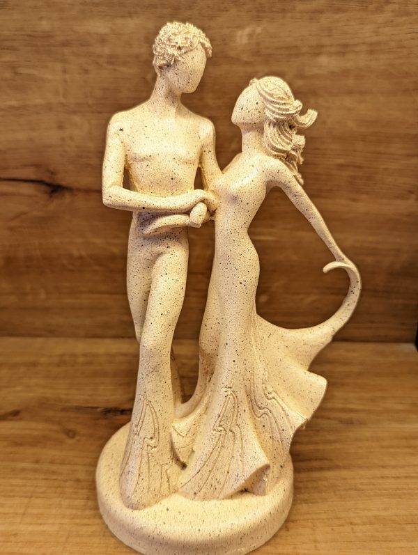 Texture Couple Statue