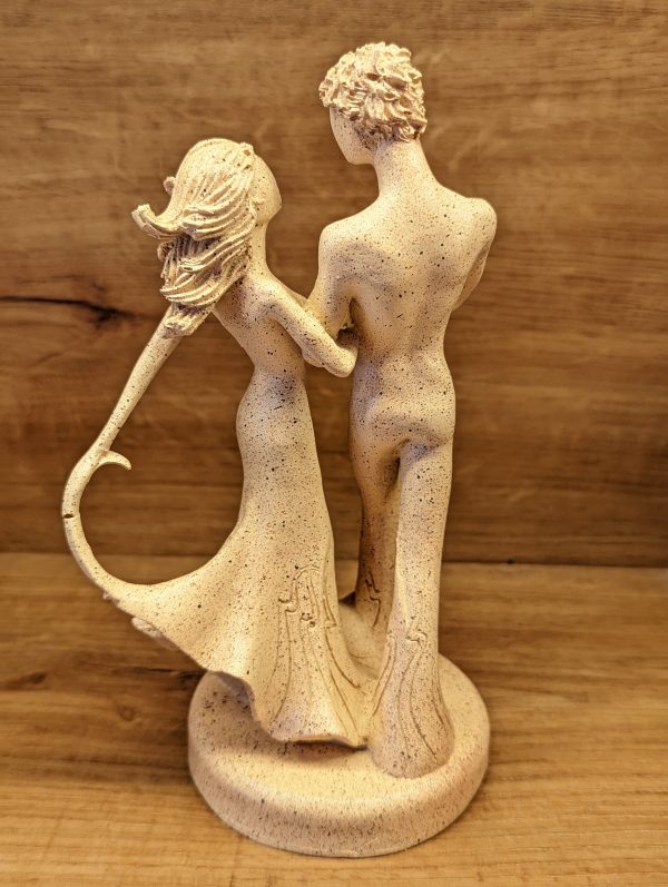 Texture Couple Statue - Image 2