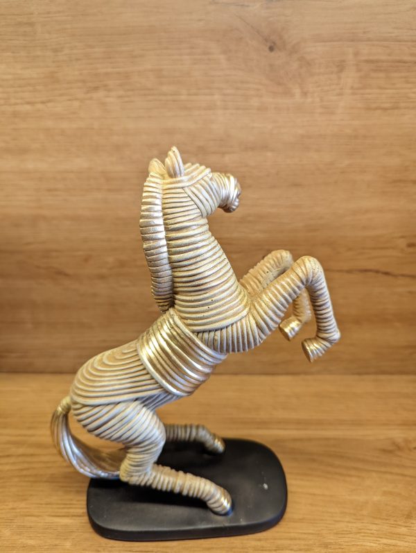 Line Horse - Image 2